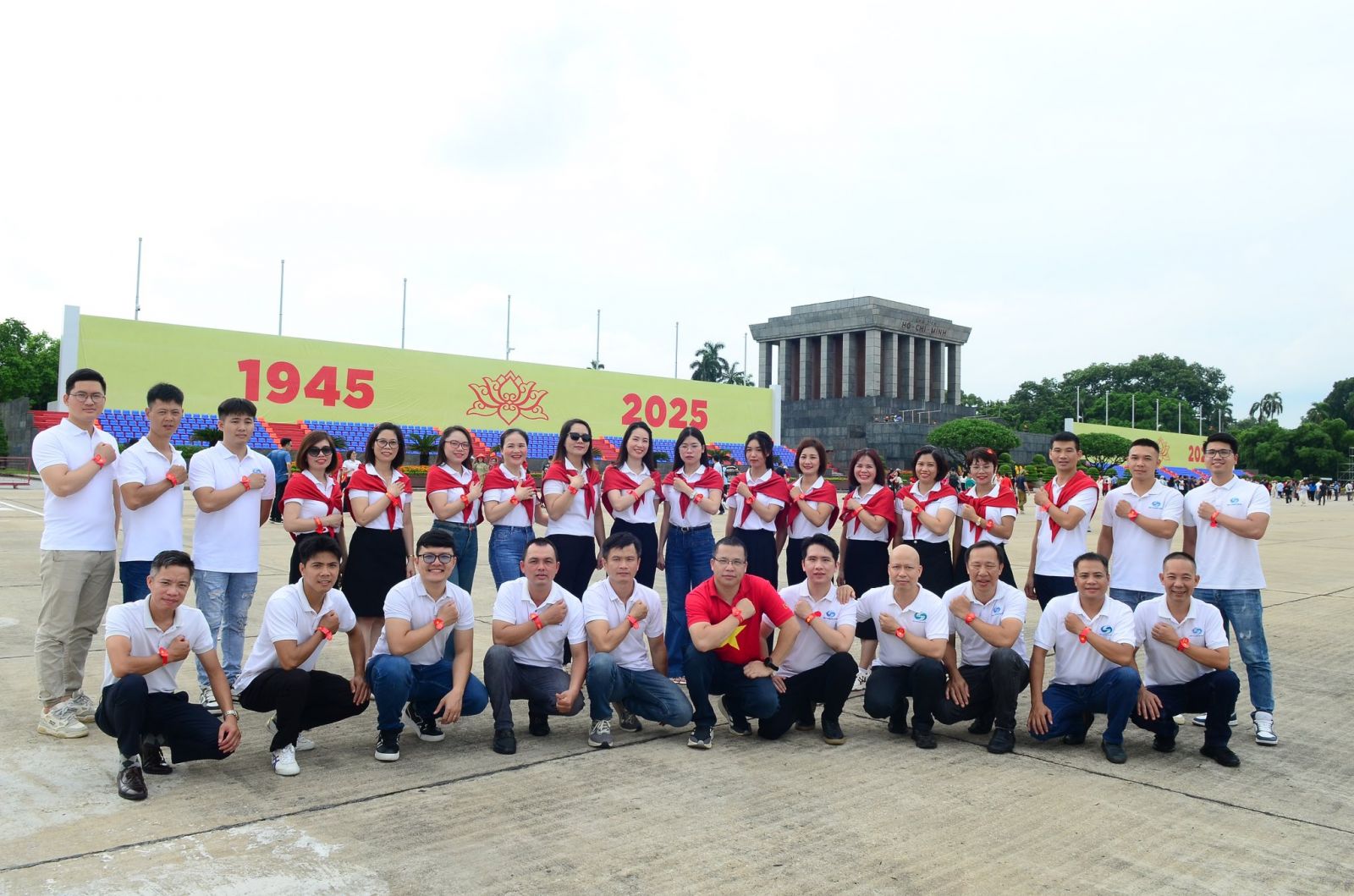 Kỷ niệm 80 năm Cách mạng tháng Tám và Quốc khánh 2/9 _2